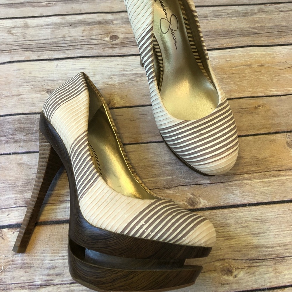 Jessica Simpson heel pumps